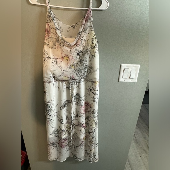 White House Black Market Dresses & Skirts - WHMB Airy Sleeveless Floral Midi Dress, Size Small